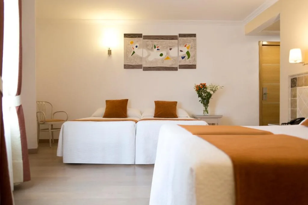 Chambre Familiale (4 adultes) — Hotel Plaza Cavana