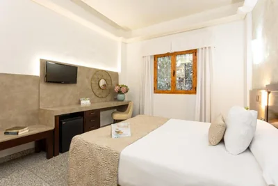 Hotel Plaza Del Castillo — foto 2