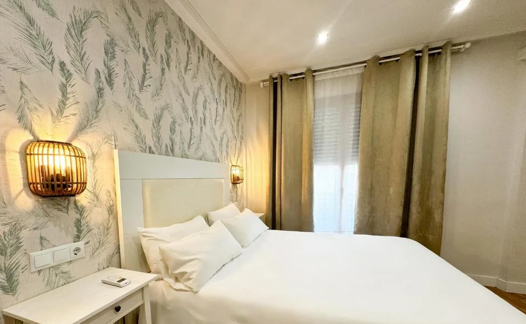 Standard Quadruple Room — Hotel Plaza Mayor