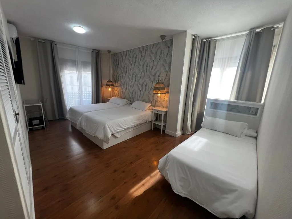 Triple Room — Hotel Plaza Mayor