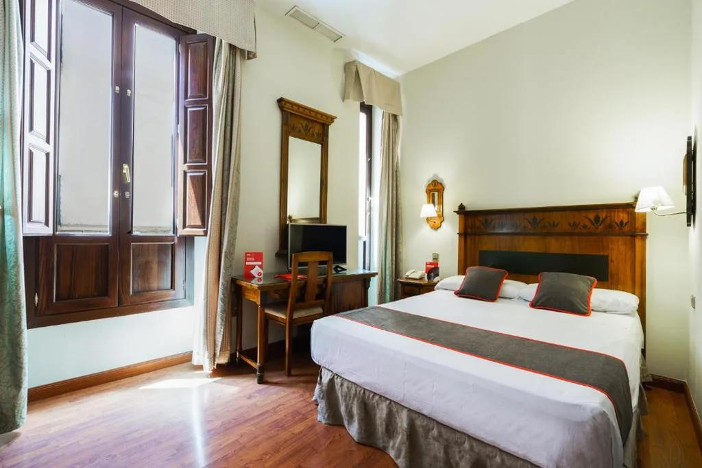 Standard-Doppelzimmer – 1 oder 2 Betten — Hotel Plaza Nueva