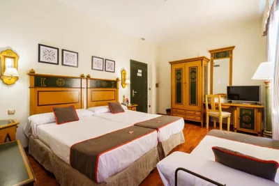 Hotel Plaza Nueva — Foto 12