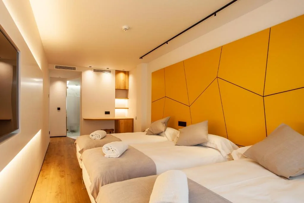 Camera familiare Standard — Hotel Plaza Obradoiro by Bossh! Hotels