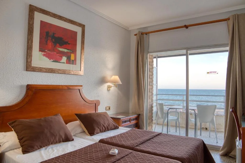 Habitación Doble con vistas al mar — Hotel Polamar