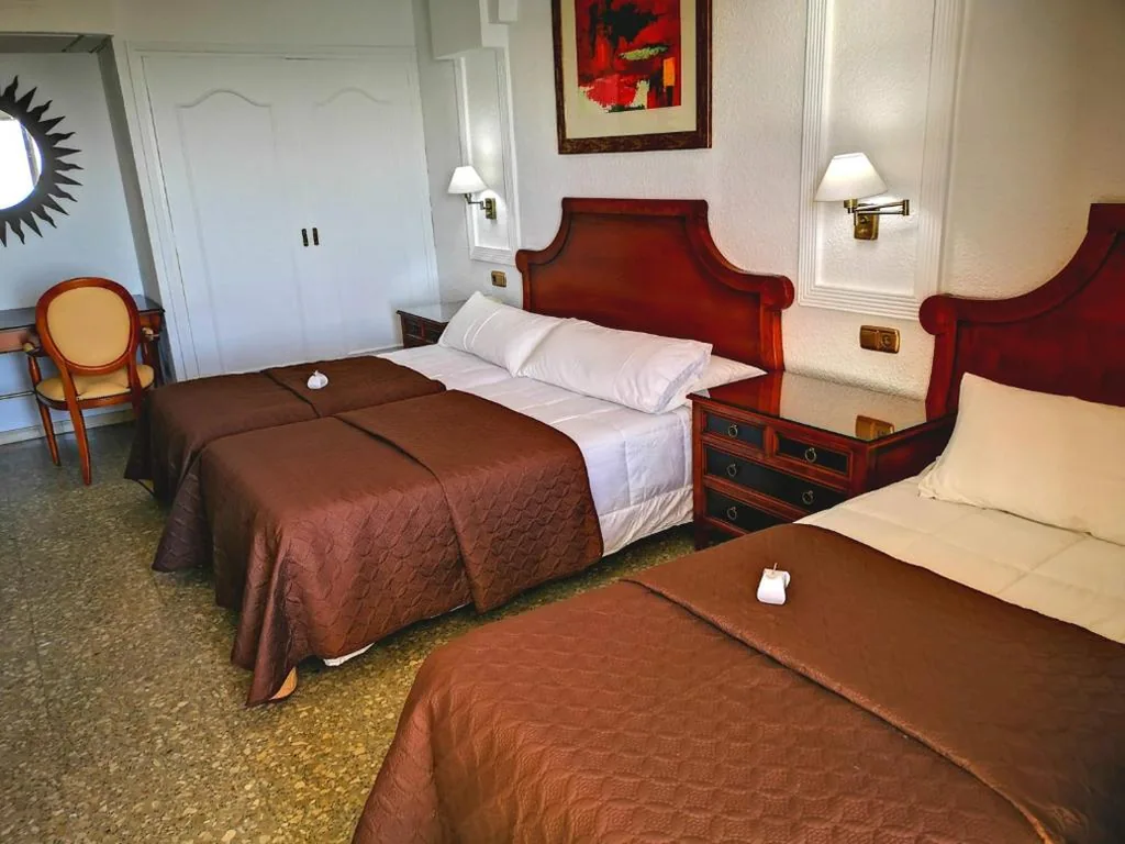 Habitación Familiar — Hotel Polamar