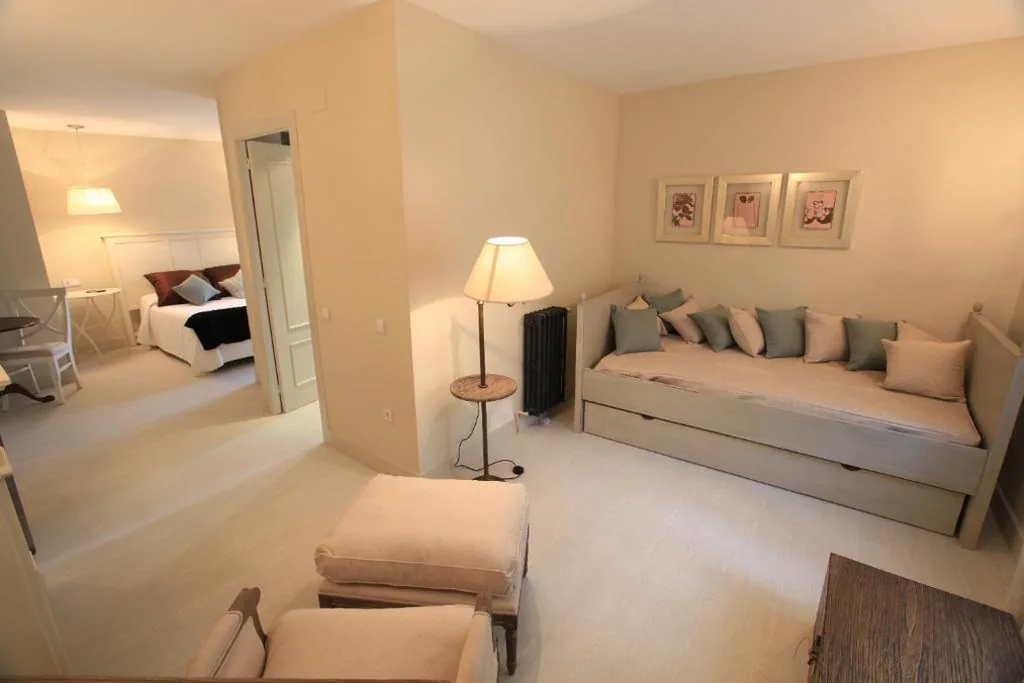 Suite con cama grande — Hotel Poldo