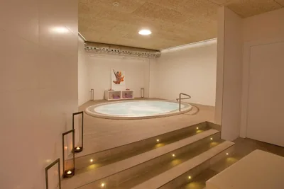 Hotel Pompaelo Plaza del Ayuntamiento & Spa — 写真 2