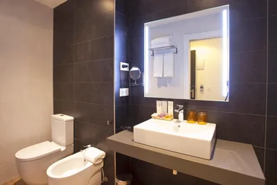 Hotel Pompaelo Plaza del Ayuntamiento & Spa — 写真 9