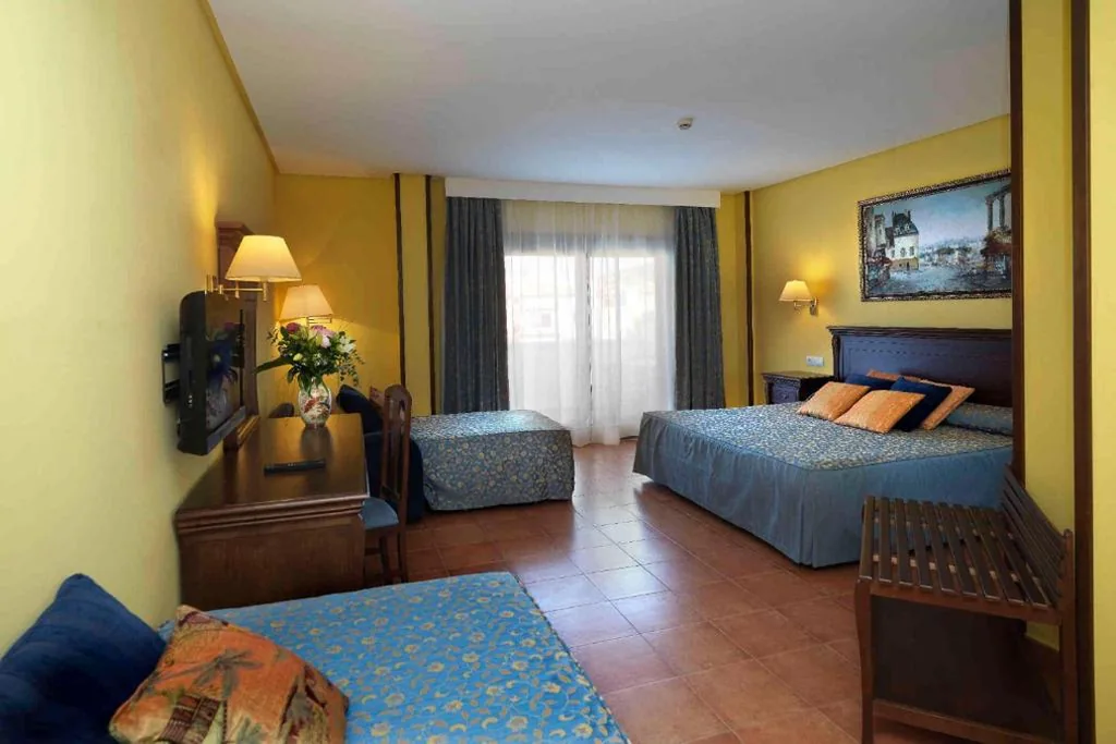 Familienzimmer — Hotel Porfirio