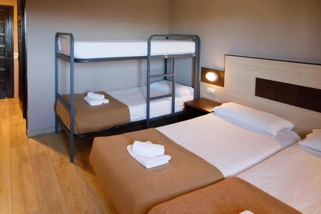 クラシック4人部屋 — Hotel Port 1730