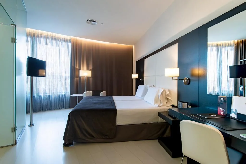 スタンダードダブルルーム（シングルベッド2台またはダブルベッド1台） — Hotel Porta Fira 4* Sup