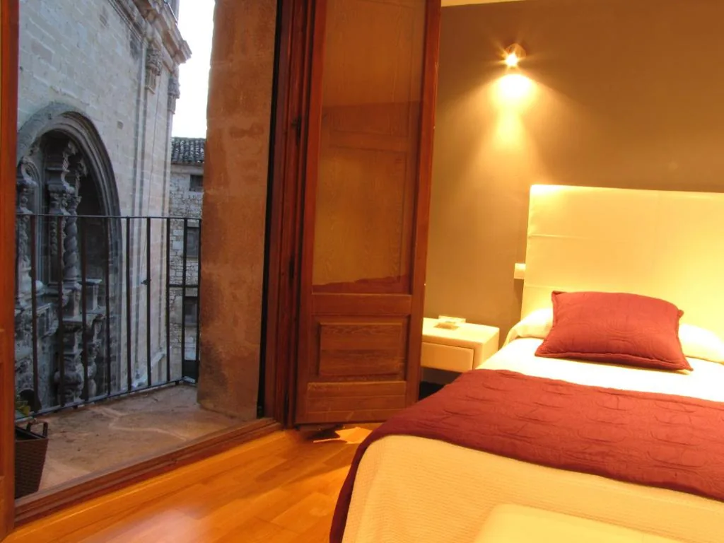 Habitación Triple Superior — Hotel Portal Del Matarraña