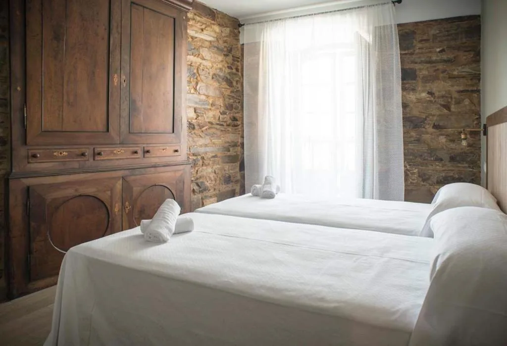 Tweepersoonskamer met 2 bedden — Hotel portico