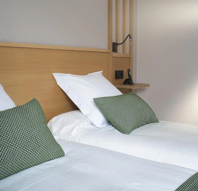Habitación Doble con baño privado — HOTEL PORTOMARÍN STAR