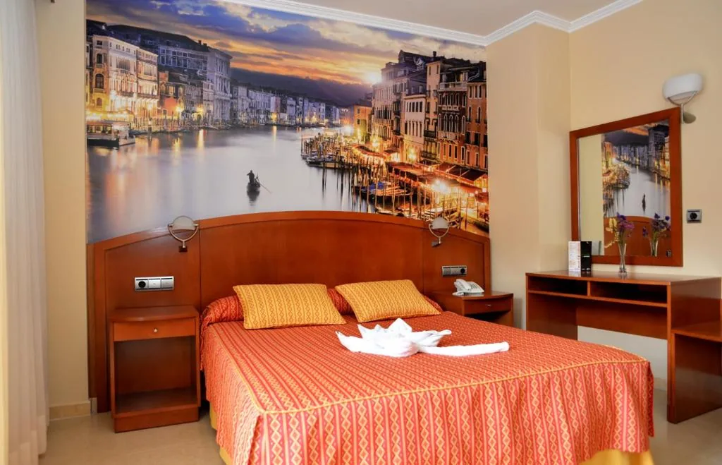 Camera doppia (2 adulti + 1 bambino) — Hotel Portonovo