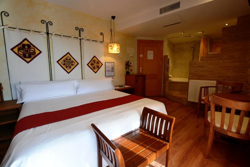 Chambre double avec baignoire spa — Hotel Posada Guadalupe
