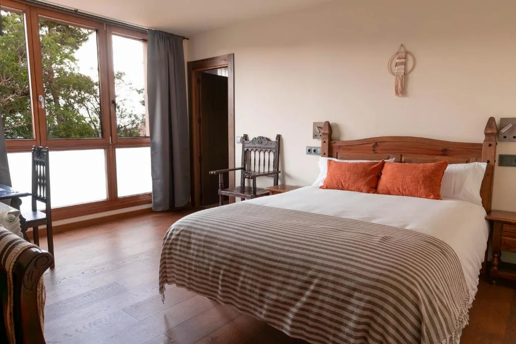 Doppelzimmer mit Whirlpool — HOTEL POSADA LaS RETAJAS