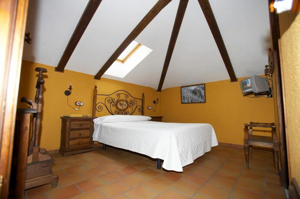 Tweepersoonskamer met extra bed — Hotel Posada San Antonio