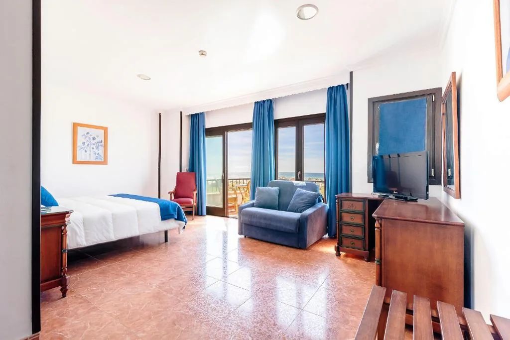 シービュー・ジュニアスイート — Hotel Pozo del Duque