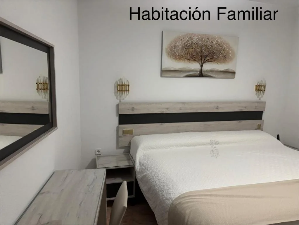 Familiekamer (2 volwassenen en 2 kinderen) — Hotel Praderón