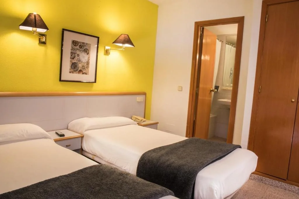 Doppelzimmer – 2 Betten — Hotel Prado Real