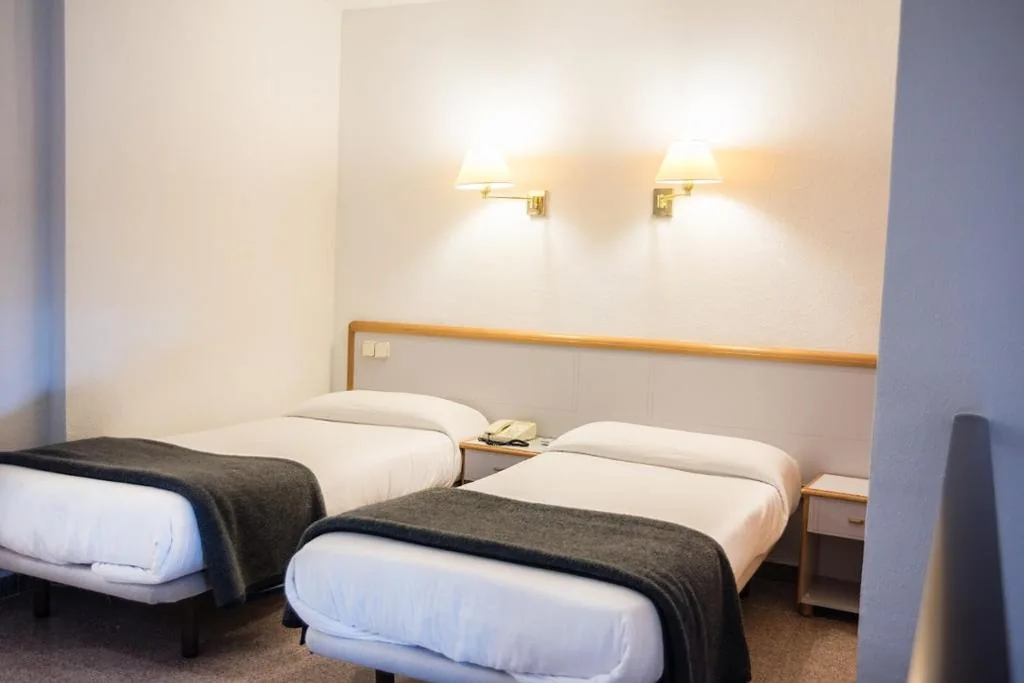 Maisonettezimmer (3 Erwachsene) – Haustiere erlaubt — Hotel Prado Real