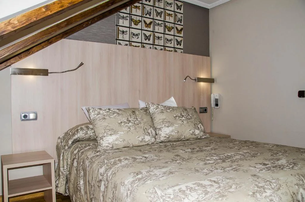 Einzelzimmer mit Bad — Hotel Presa