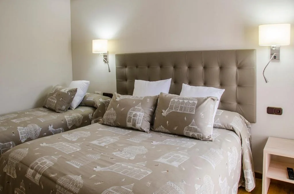 Standard-Dreibettzimmer — Hotel Presa