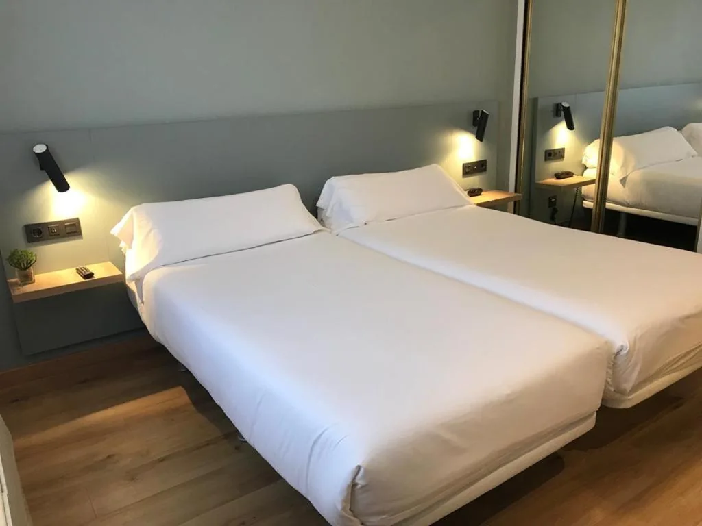 Habitación Doble Estándar - 2 camas — Hotel Príncipe de Asturias