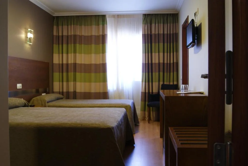 Dreibettzimmer — Hotel Puente de La Toja