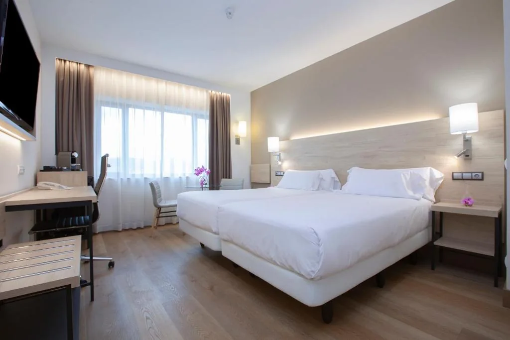 Suite Junior Habitación Familiar — Hotel Puerta de Bilbao