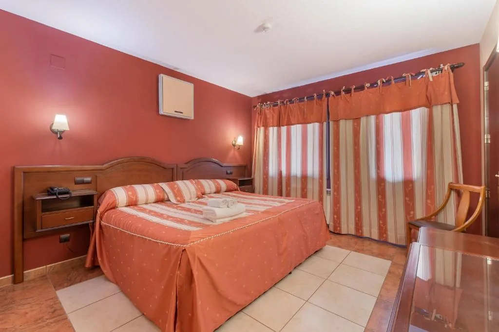 ダブルルーム（シングルベッド2台） — Hotel Puerta de Javalambre