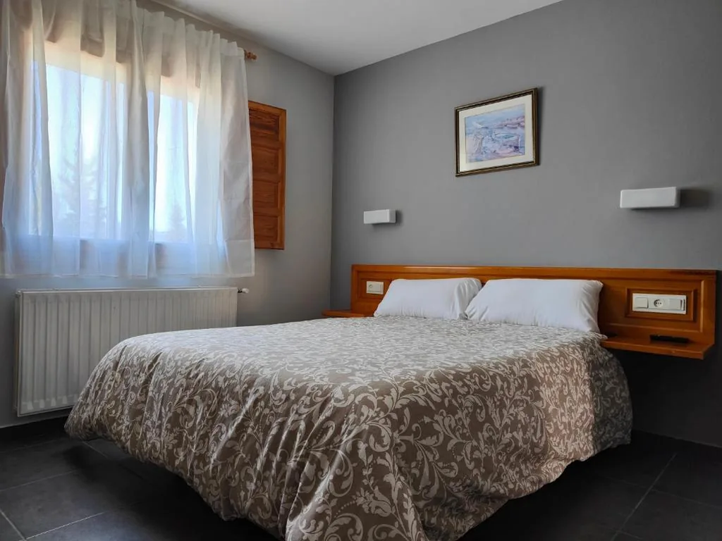 エコノミーダブルルーム（シングルベッド1台または2台） — Hotel Puerta de Javalambre
