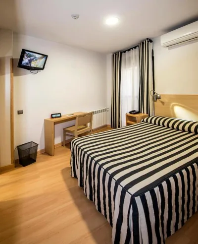Hotel Puerta de la Santa — 写真 3