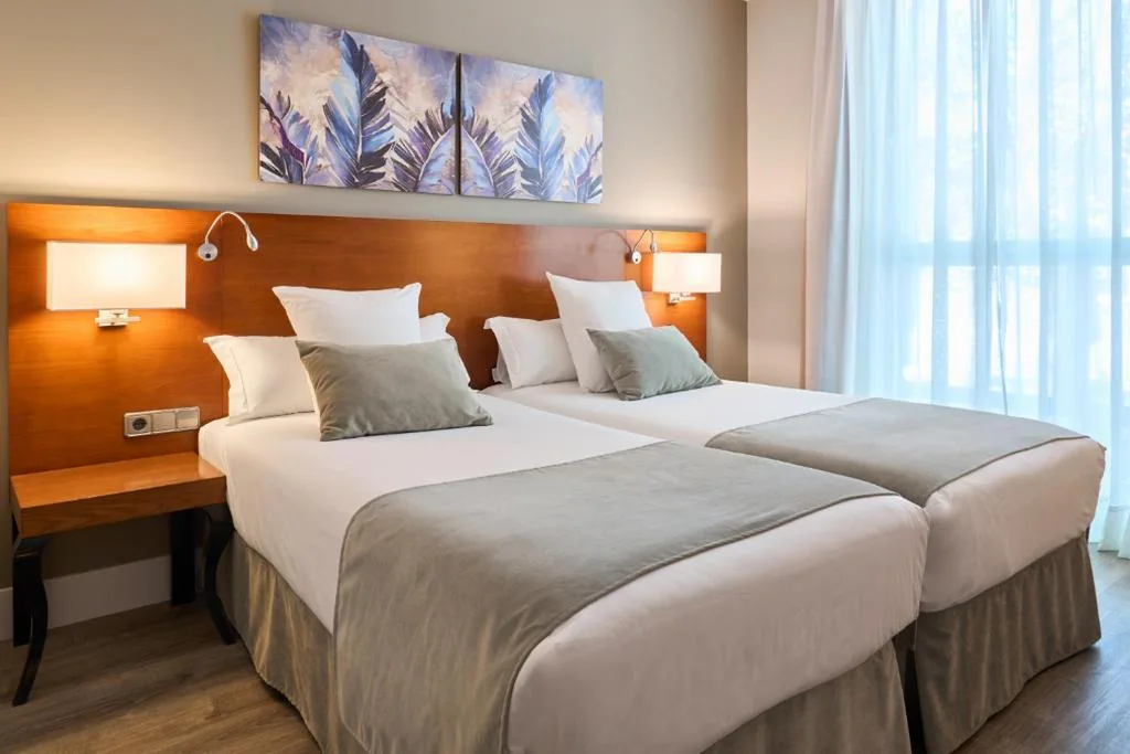Double Room - 1 or 2 Beds — Hotel Puerta de Toledo