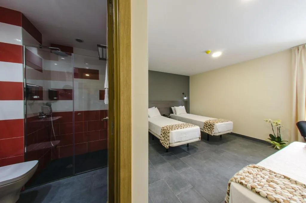 Quarto Triplo (3 adultos) — Hotel Puerto Canteras