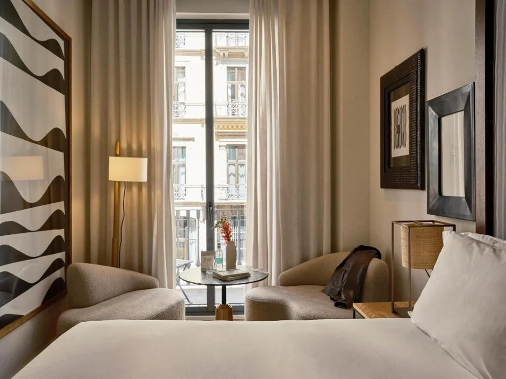 Doppelzimmer mit Balkon – 1 oder 2 Betten — Hotel Pulitzer Barcelona
