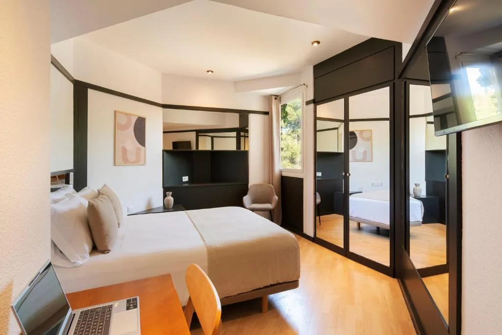 Habitación Doble con aparcamiento incluido — Hotel Punt 14 Barcelona Gavà Mar