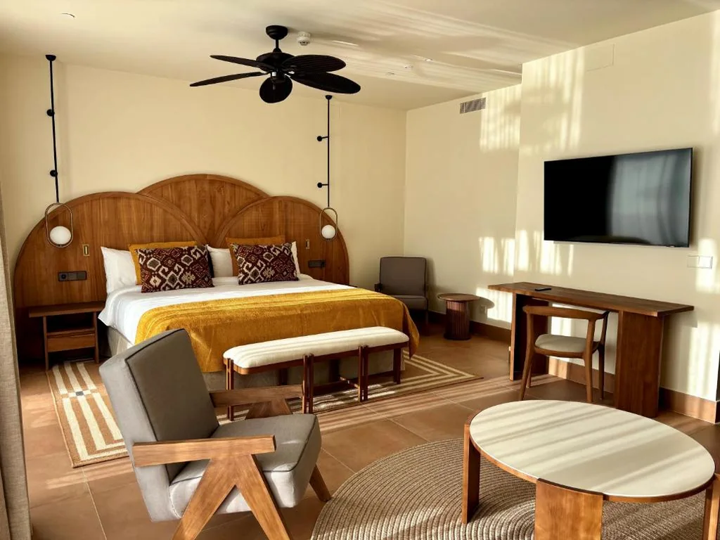 Suite Junior con vistas al mar y piscina privada (o semiprivada) — Hotel Punta Bermeja Premium