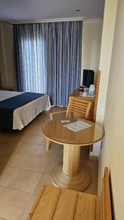 Deluxe Kamer - 1 groot bed — Hotel Punta del Cantal