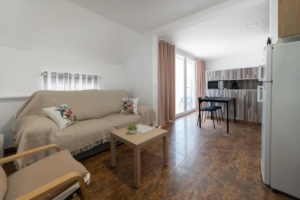 Appartamento loft con 1 camera da letto e balcone — Hotel Quatre Llunes