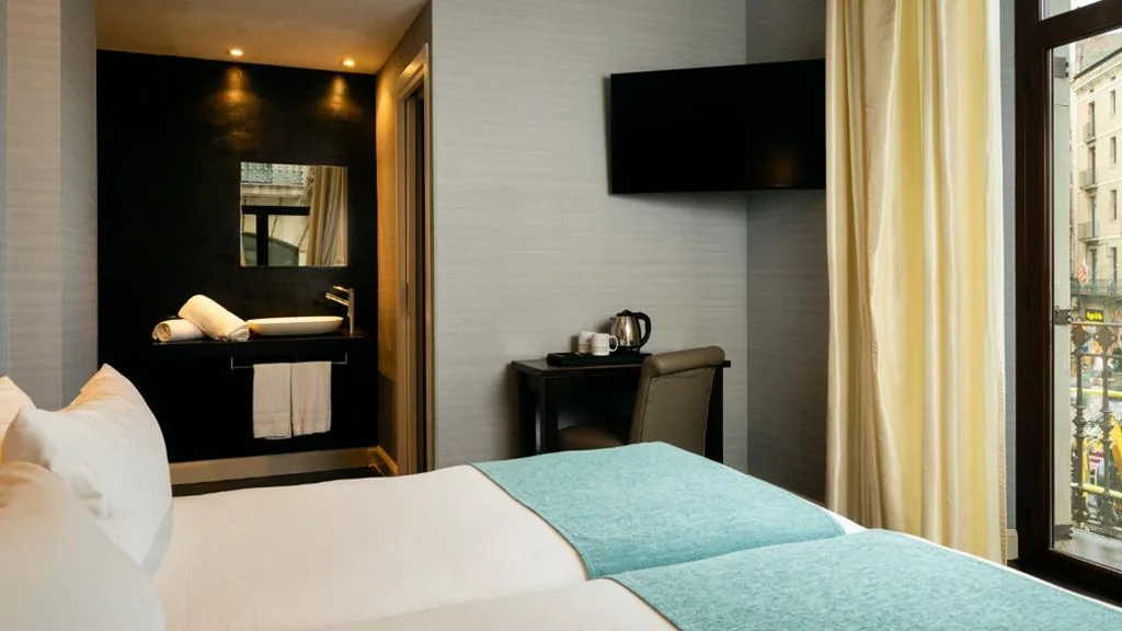Cool-Komfortzimmer mit Blick auf die Las Ramblas — Hotel Ramblas Internacional