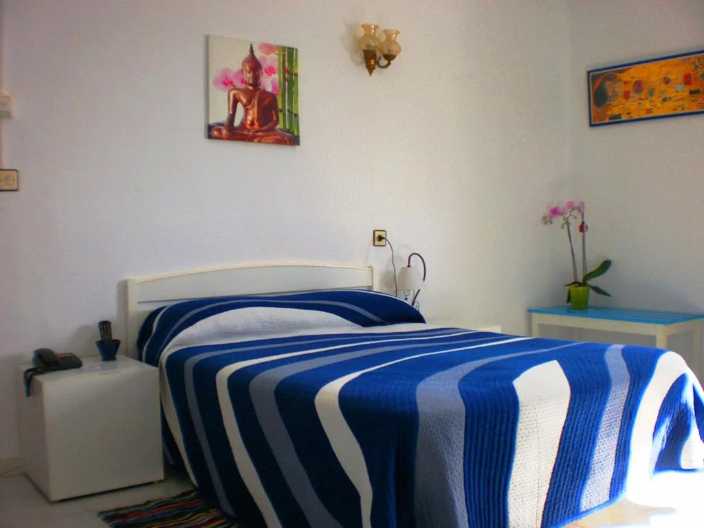 Camera con letto matrimoniale e vista sul mare — Hotel Rancho del Mar