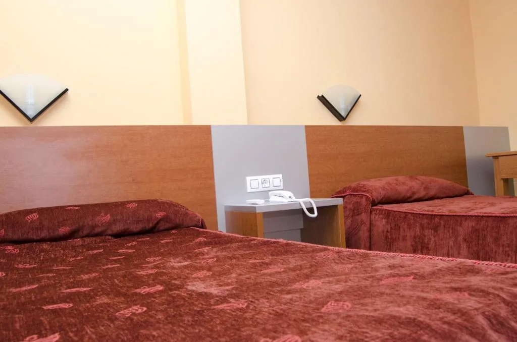 Camera doppia con 2 letti — Hotel Rausan