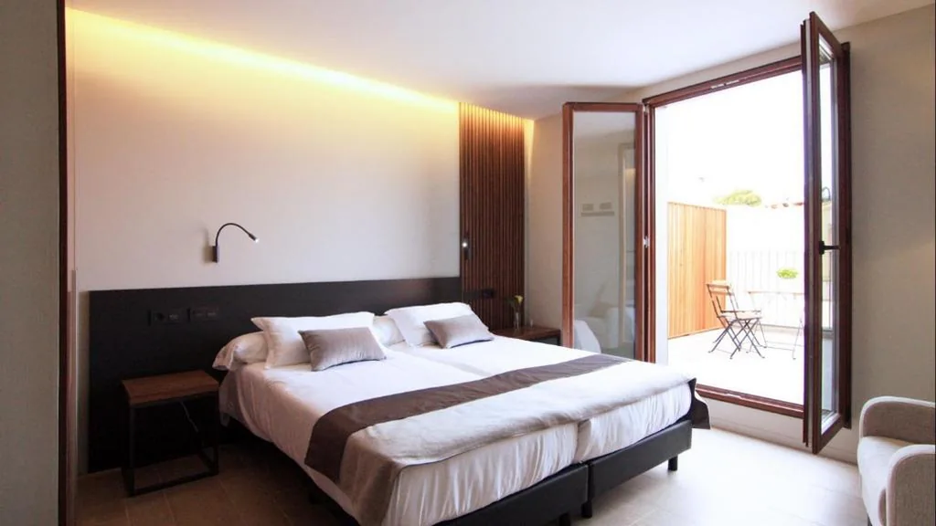 Doppelzimmer mit Terrasse – 2 Betten — Hotel Raval de la Mar