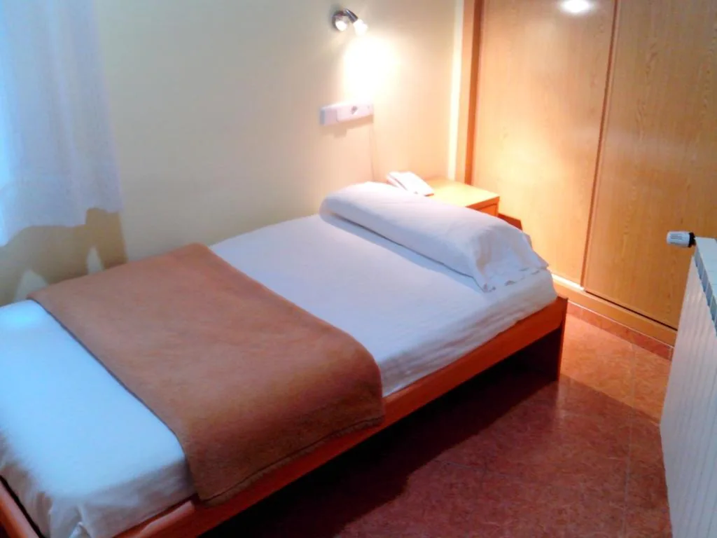 Single Room — Hotel RC Ramon y Cajal