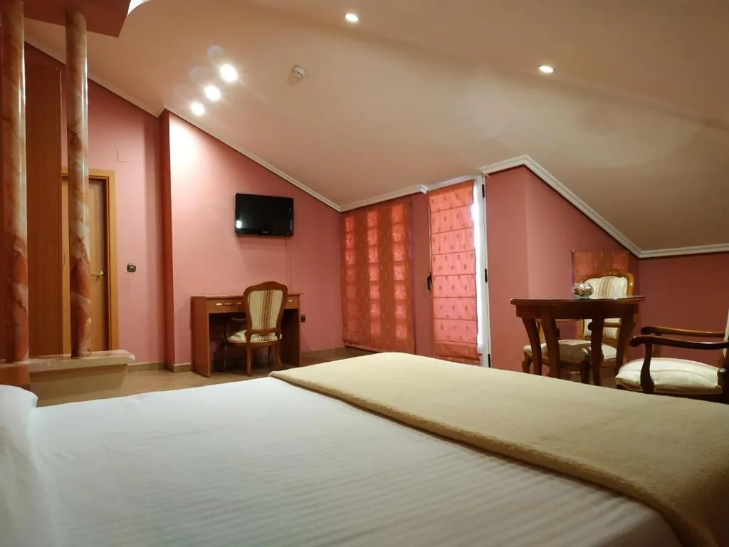Junior Suite con Terrazza — Hotel Real de Castilla