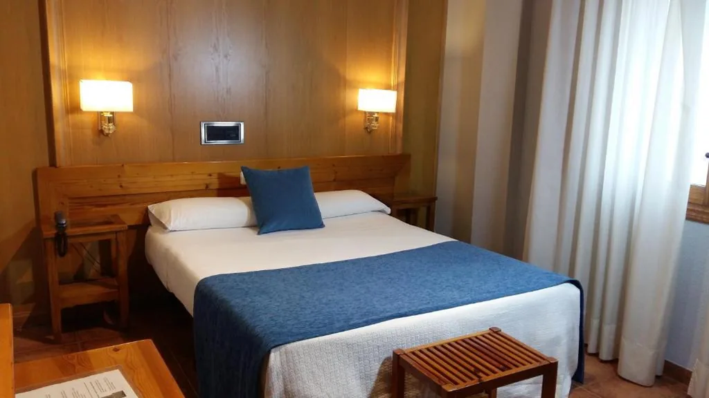 Habitación Doble con vistas — Hotel Real De Toledo