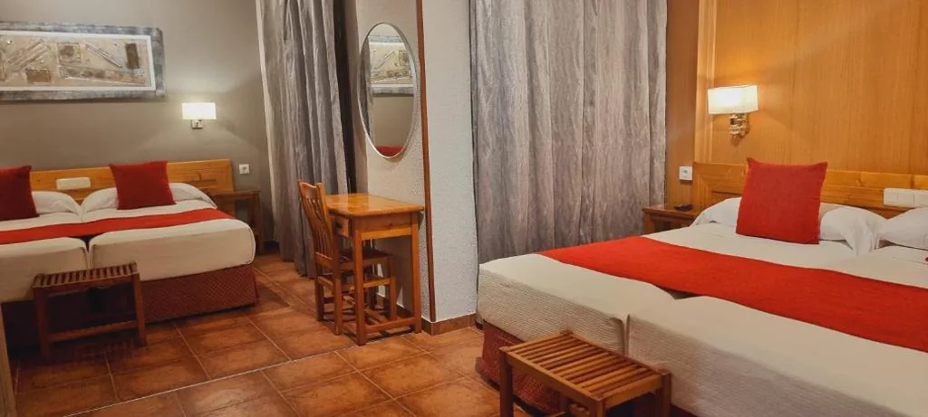 Habitación Familiar (4 adultos) — Hotel Real De Toledo
