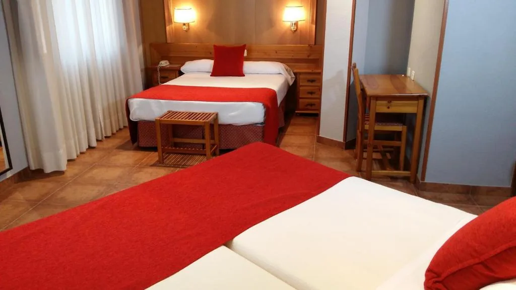 Habitación Familiar Estándar — Hotel Real De Toledo